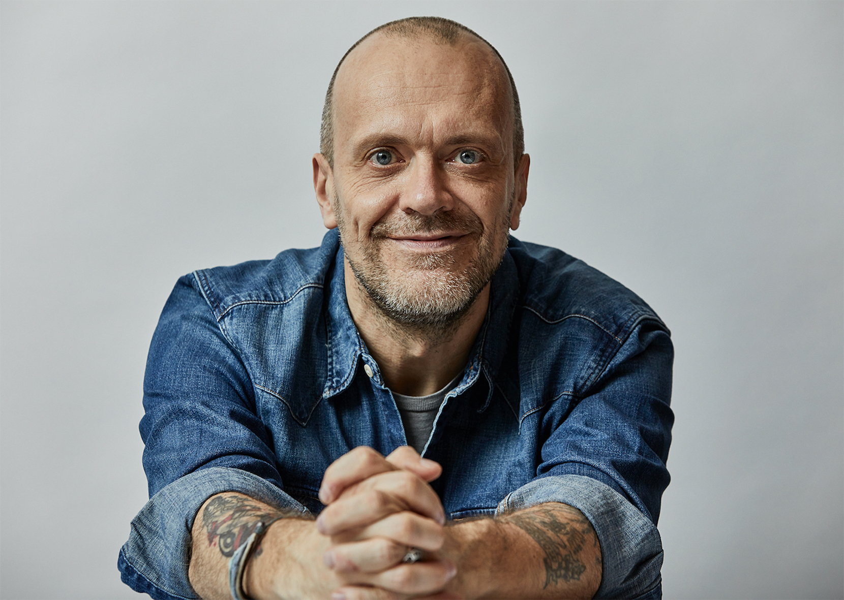 Il cantante pavese Max Pezzali a Sanremo sul “Palco del mare”