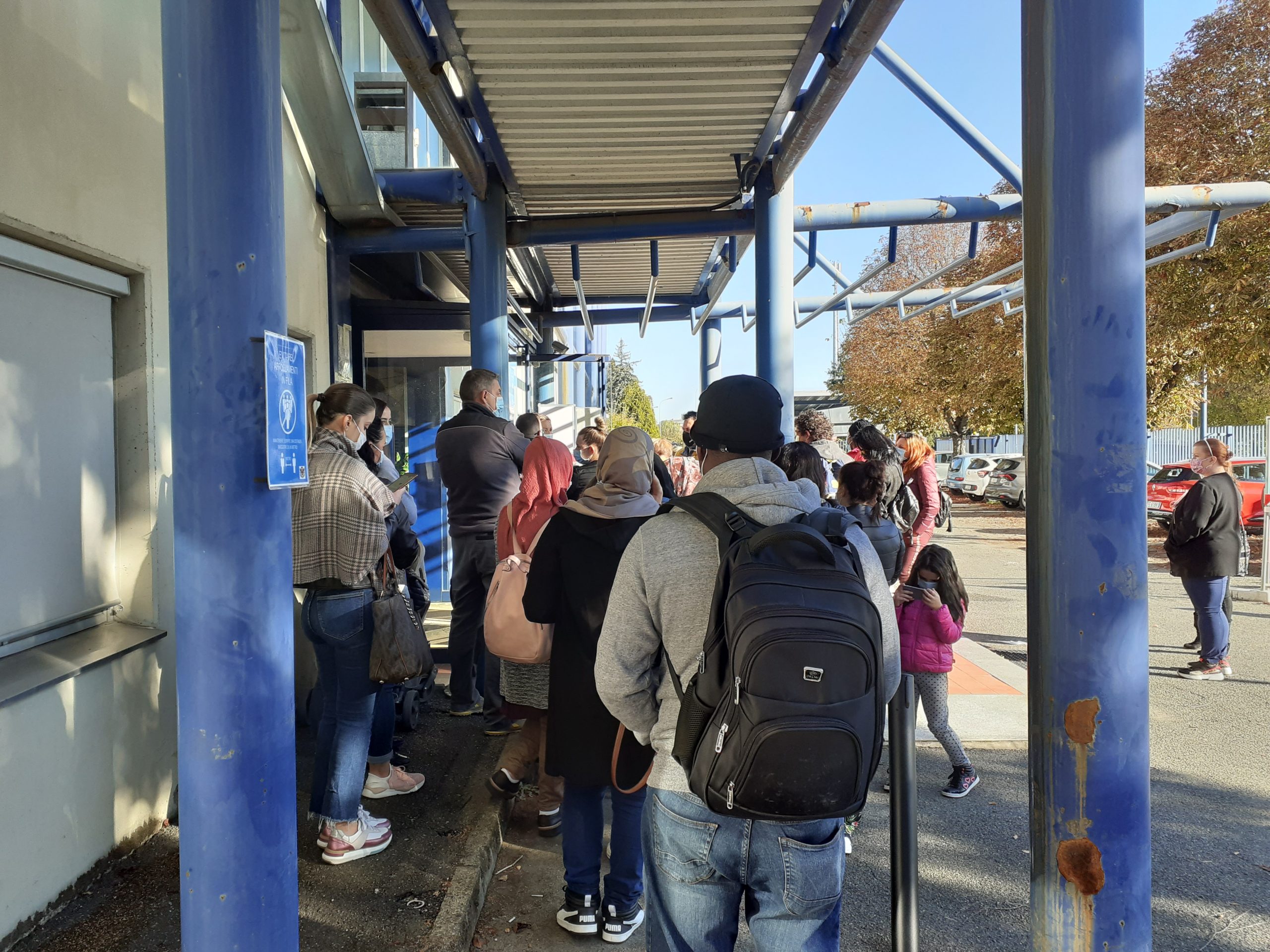 Scuola: iscrizioni last minute alla mensa e code agli uffici. Assessore: “Da oggi torna modalità online”