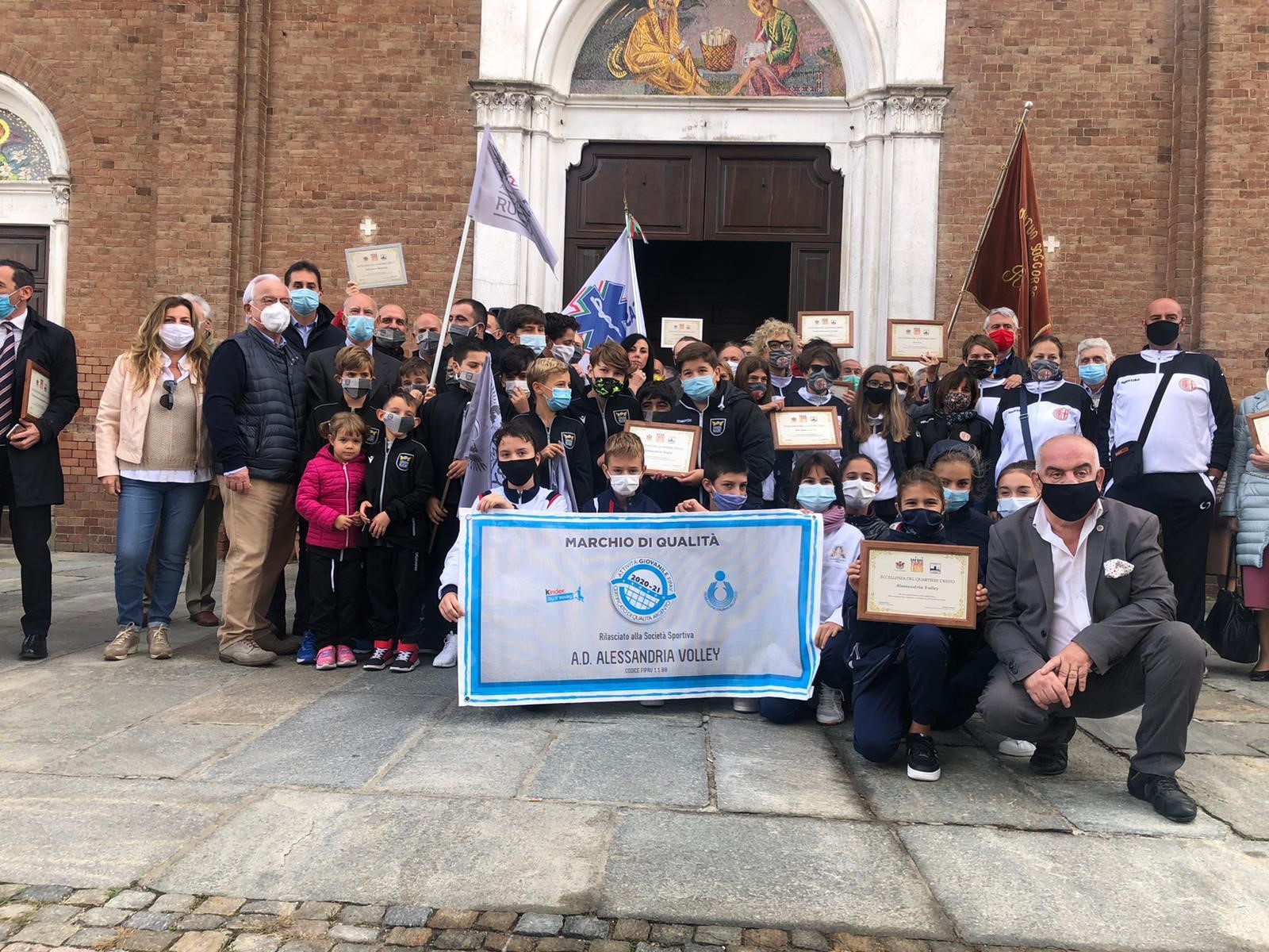 Una domenica speciale al Cristo: niente festa ma tante persone per i negozi aperti