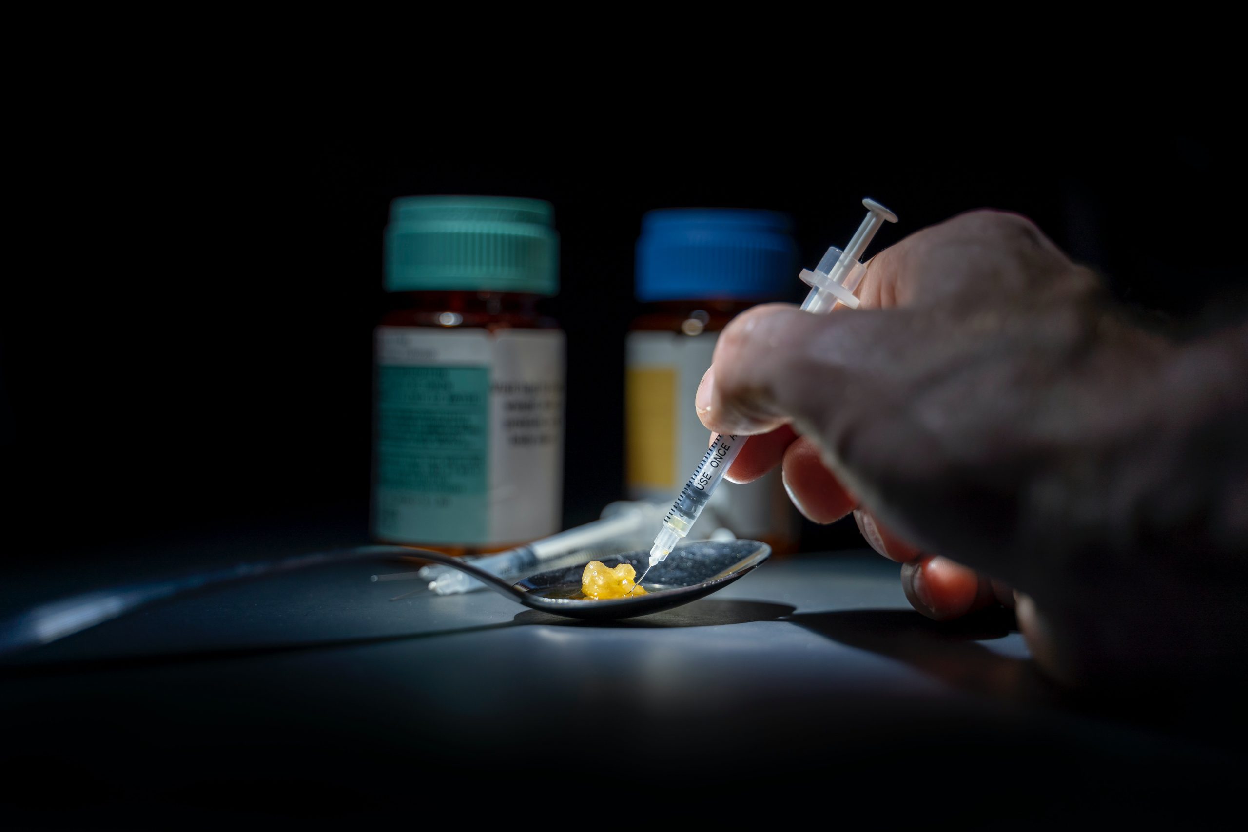 Come agisce la droga sul cervello: dalla ‘droga dello stupro’ allo ‘spinello’