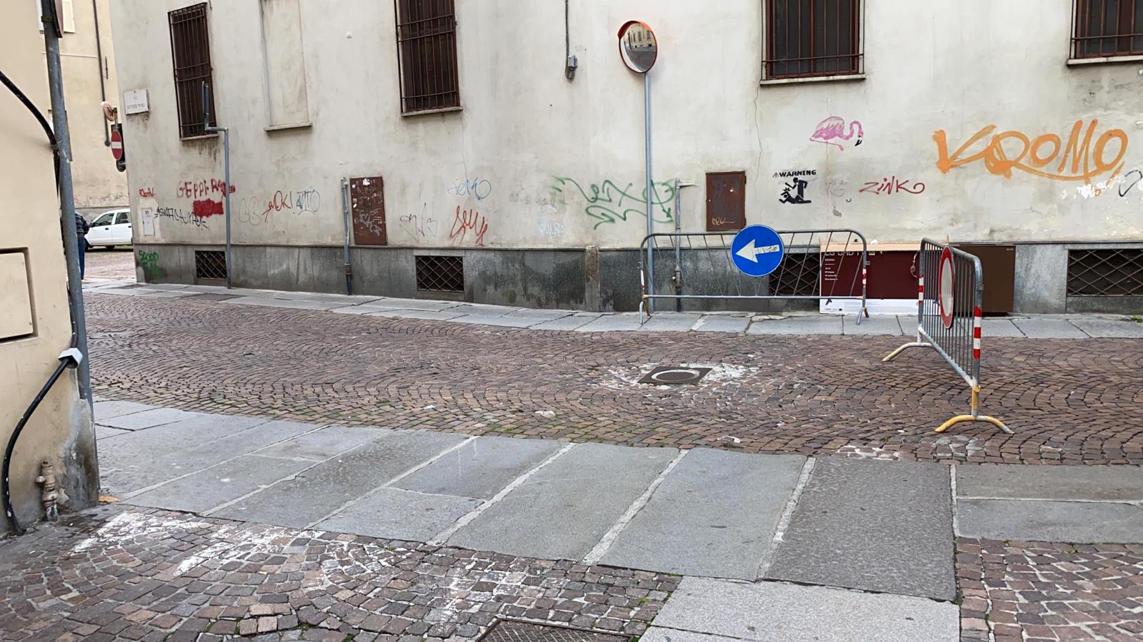 A Casale via Mameli chiusa al traffico 10 giorni per lavori al manto stradale