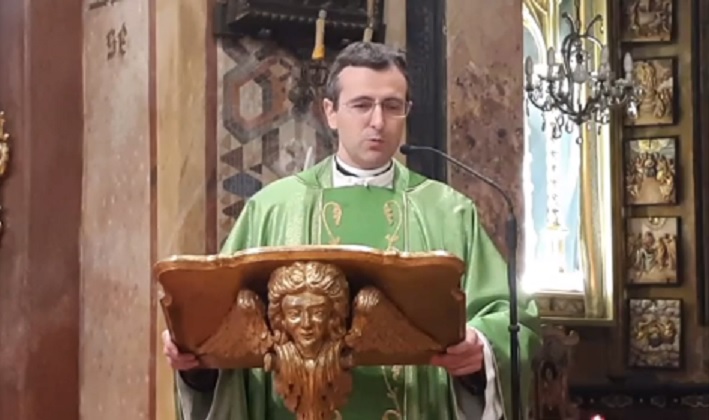 A Quargnento la Messa in memoria dei tre Vigili del Fuoco: “Hanno speso la loro vita per i veri valori”