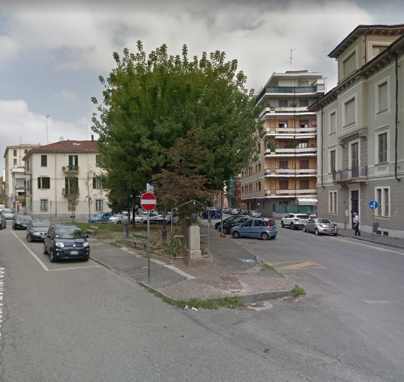 Distraggono una anziana con delle monetine per terra e le rubano la borsetta: arrestati
