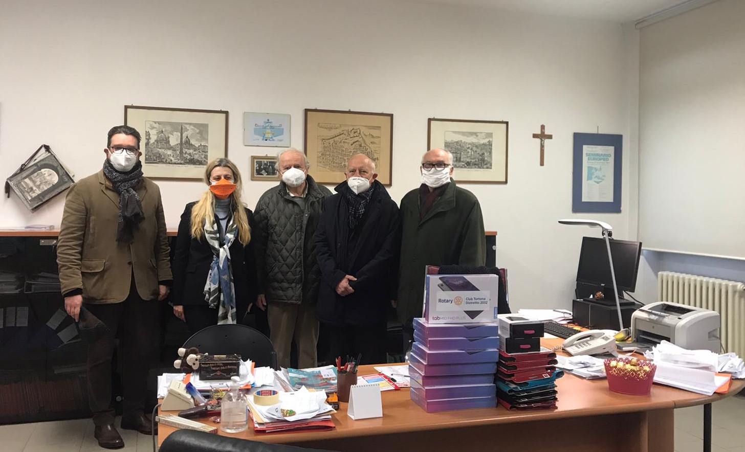 Rotary Club dona otto tablet all’Istituto Comprensivo di Tortona per la didattica a distanza