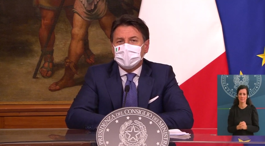 Dpcm, Conte: “A Natale, Santo Stefano e a Capodanno vietati gli spostamenti tra Comuni”