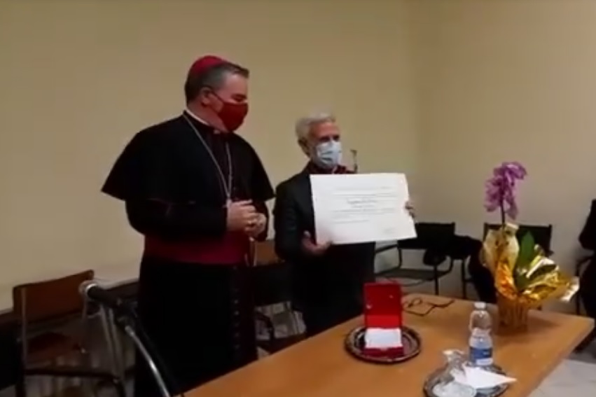 Da 15 anni volontario in Africa: al dottor Di Menza l’onoreficenza di Commendatore Pontificio