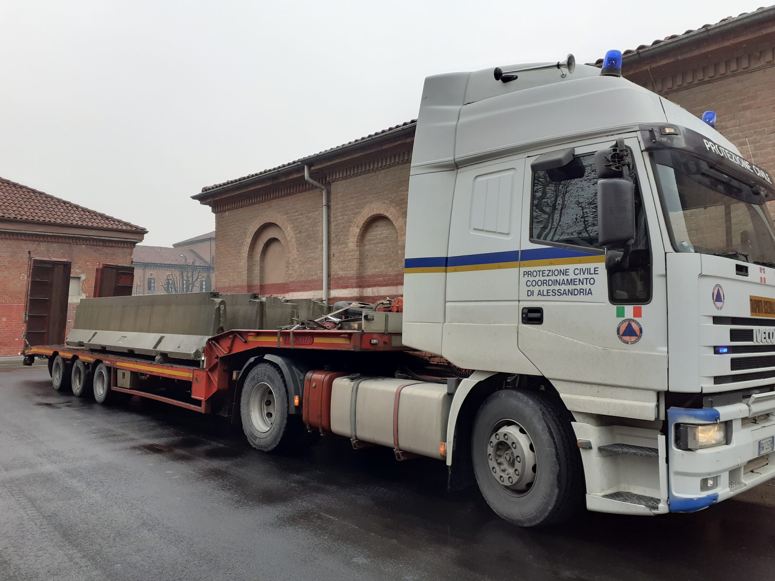 Caserma Valfrè: Volontari Protezione Civile al lavoro in vista del futuro drive per tamponi rapidi
