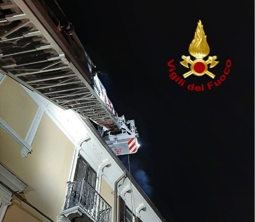 Incendio di una canna fumaria in via San Baudolino ad Alessandria: sul posto i Vigili del Fuoco