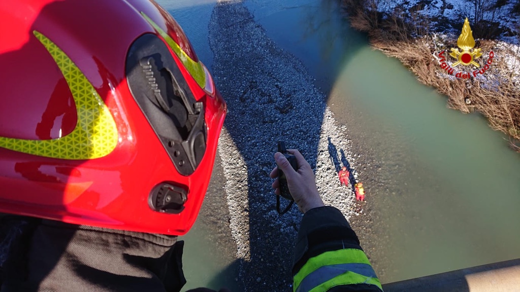 Persona in pericolo lungo lo Scrivia: in azione l’elicottero dei Vigili del Fuoco