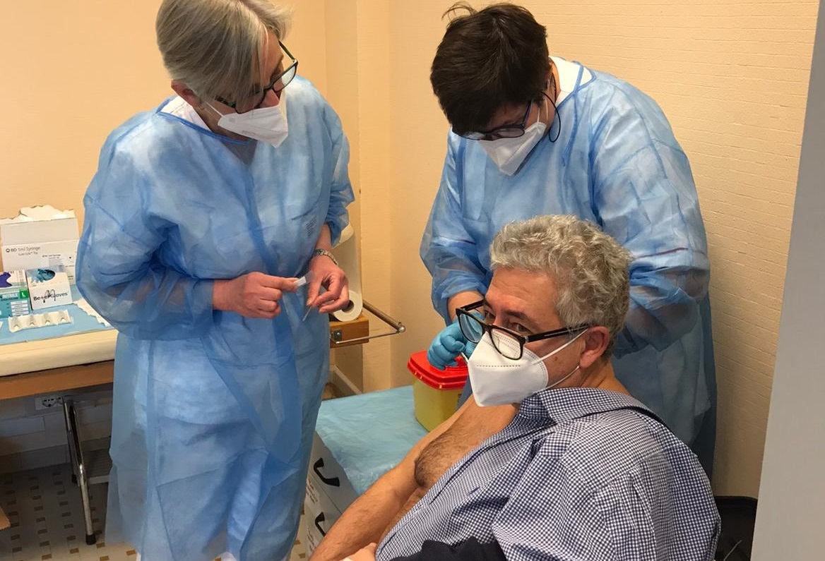 Altri 6285 vaccinati in Piemonte ma a preoccupare ora è la riduzione delle dosi in arrivo in Italia