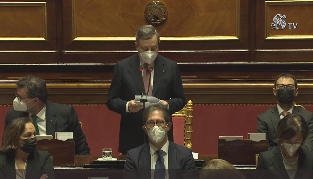 Draghi in Senato: “Informerò con anticipo cambiamento regole pandemia”