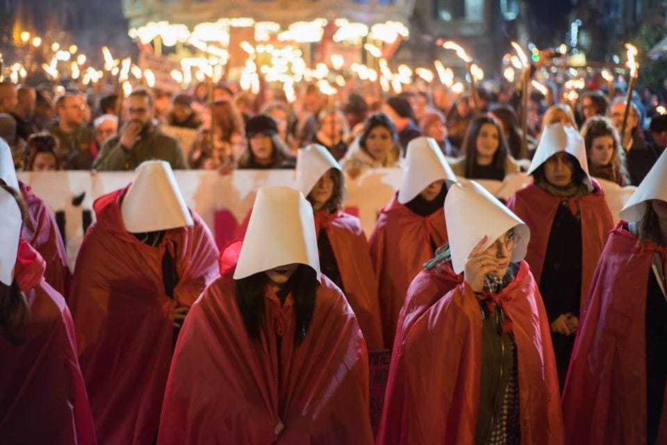 Pillola abortiva solo in ospedale, Non Una di Meno ribatte: “Sui nostri corpi decidiamo noi”