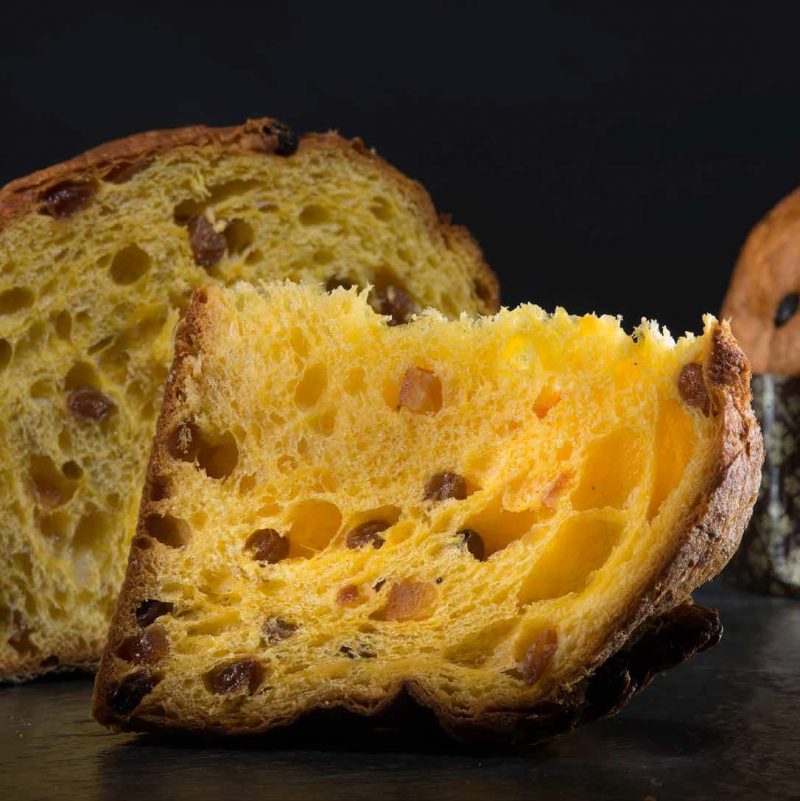 Il 3 febbraio è San Biagio: sapete perché si deve mangiare il panettone?