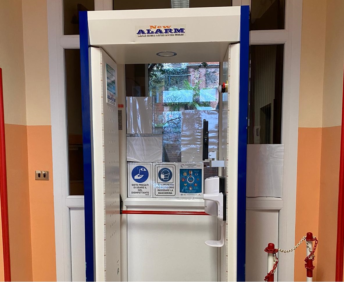 Alle scuole elementari e medie di Fubine installato un portale igienizzante