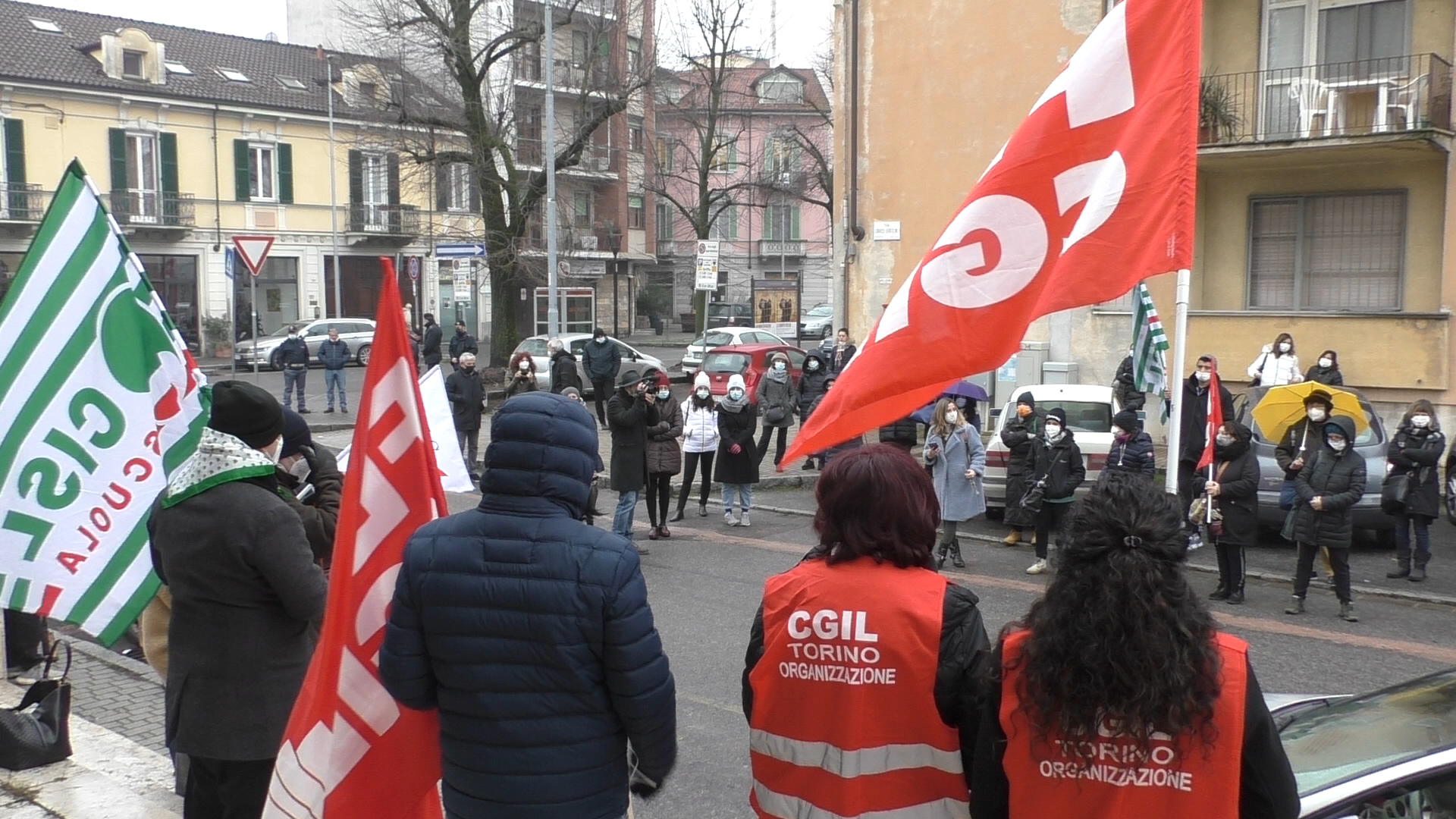 Docenti ‘organico covid’: pagati i primi stipendi. Sindacati: “Soddisfatti in parte, non finisce qui”