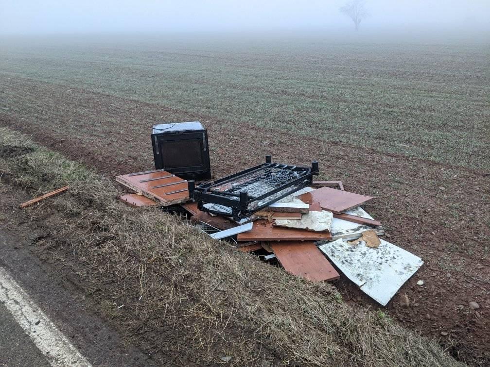 Abbandonano un’intera stanza nelle campagne di Rivalta Scrivia