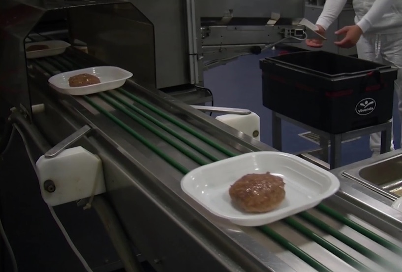 Centro cottura ad Asti, ieri il primo giorno. Comitato Mensa: “Tempi rispettati e cibo più buono”