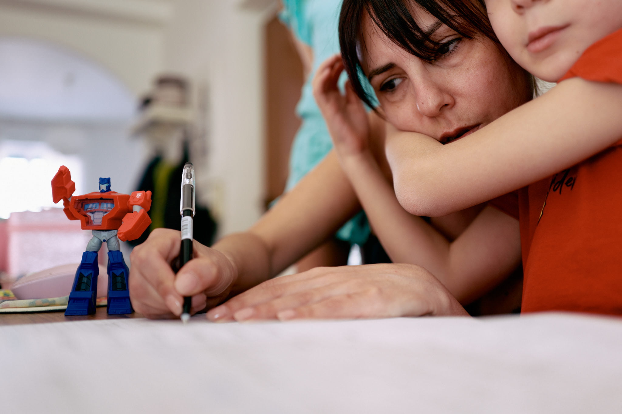 Le storie dietro la Dad, un progetto fotografico racconta la scuola ai tempi del Covid: “Così sono entrato nelle case degli alessandrini”
