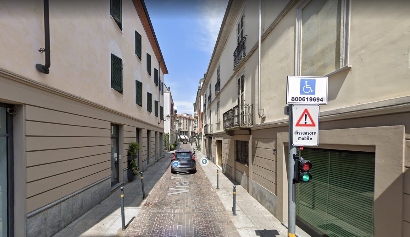 “Quelle luci spente in via Trotti ad Alessandria e il tortuoso iter per segnalarlo”