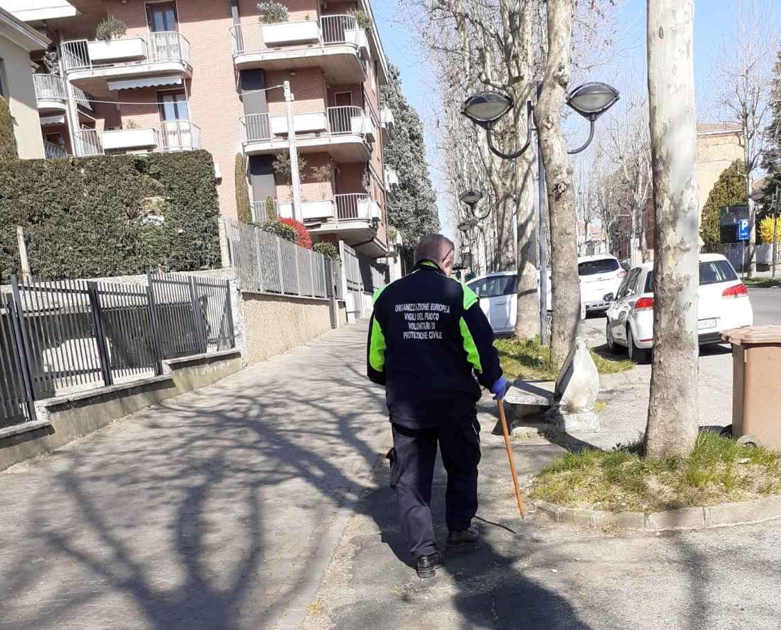 Bocconi avvelenati. Operazione di bonifica della Protezione Civile a Valenza