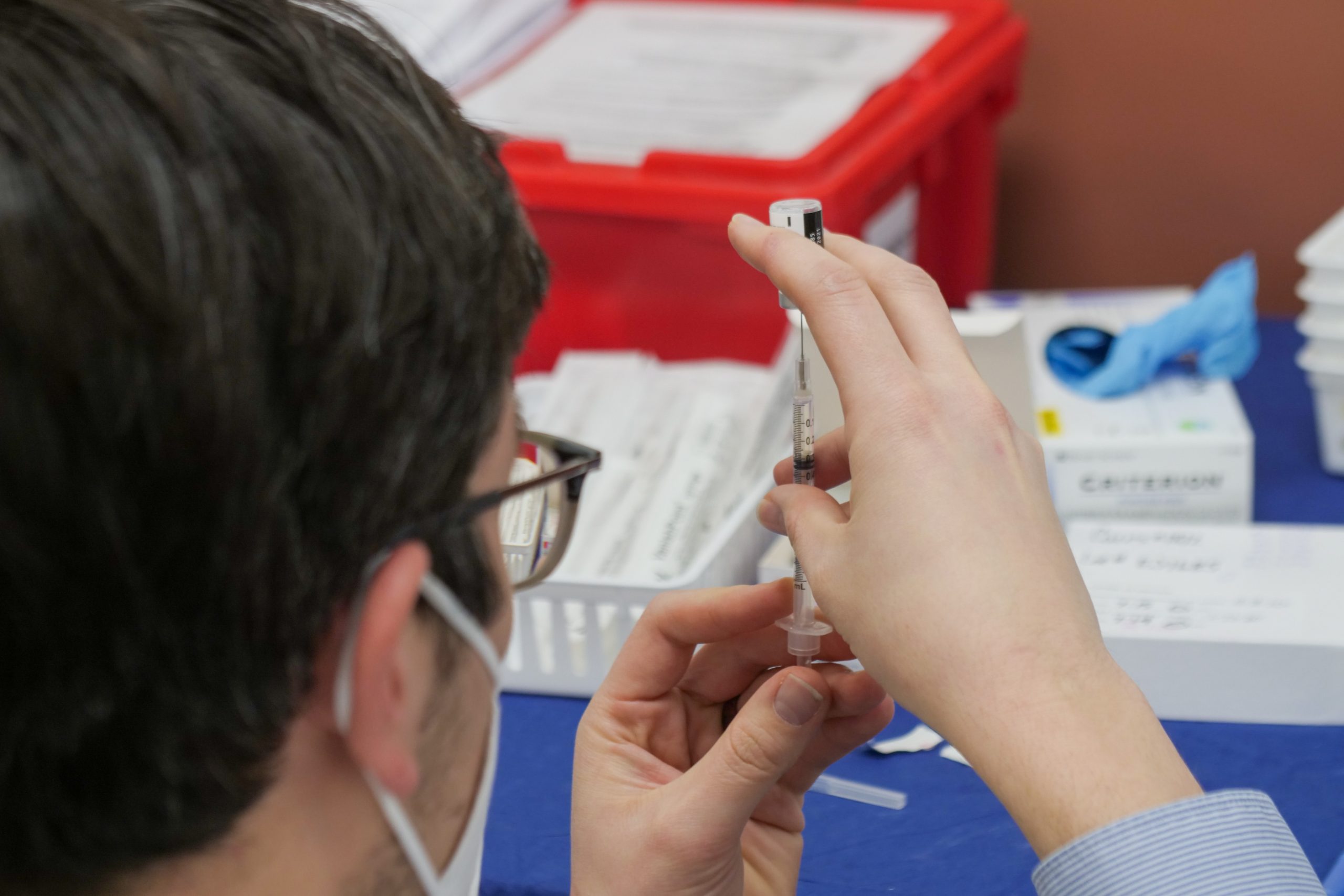 Bollettino coronavirus: 16 decessi e 1537 nuovi positivi