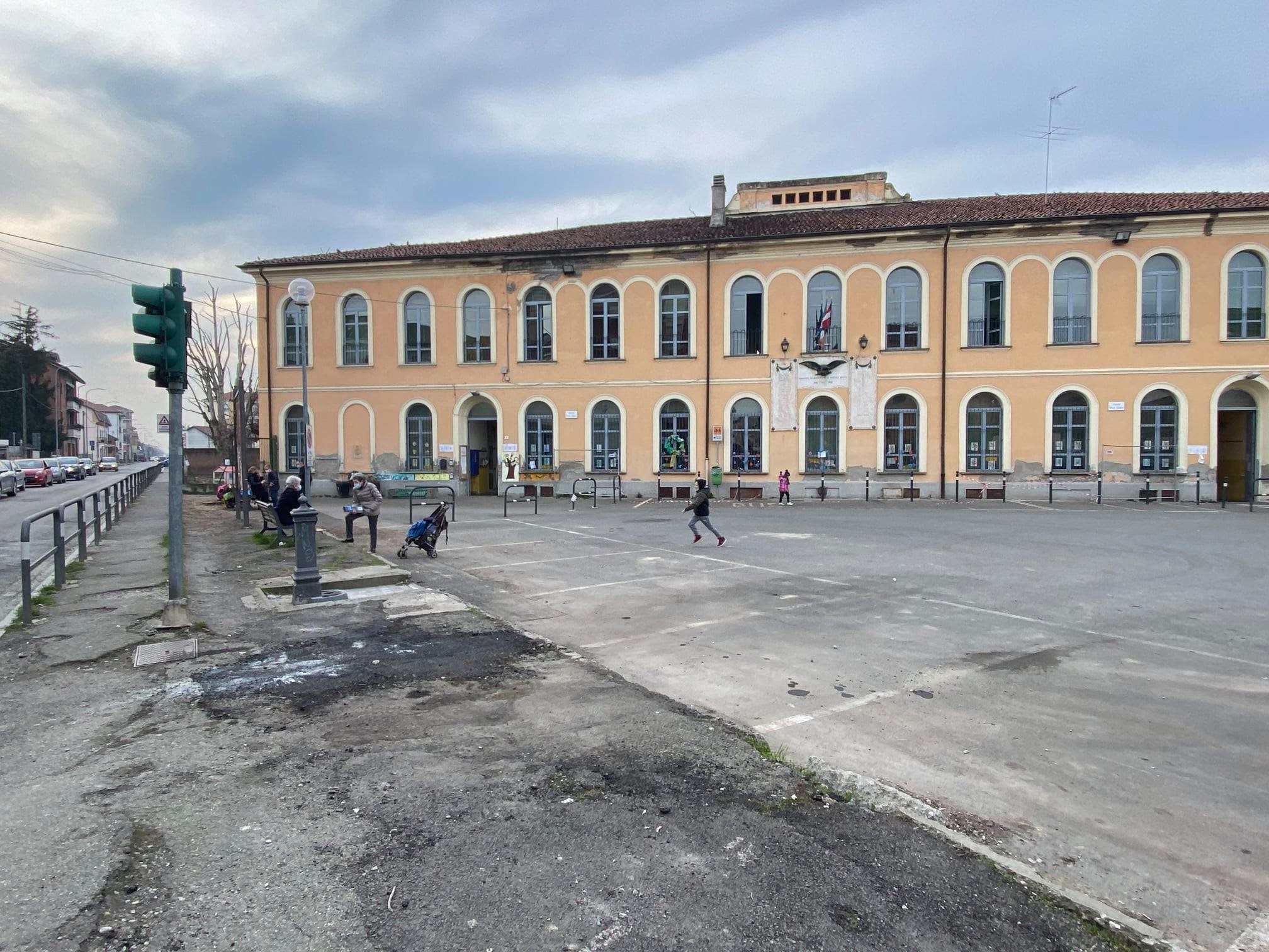 Piazza Zanzi: dopo lo stop alle auto è tempo di piantare nuovi alberi