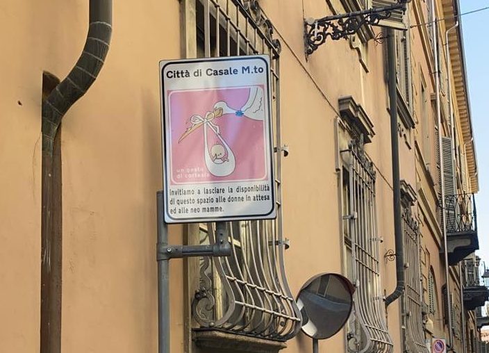 Quel cartello che chiede rispetto e invece ottiene arroganza e maleducazione