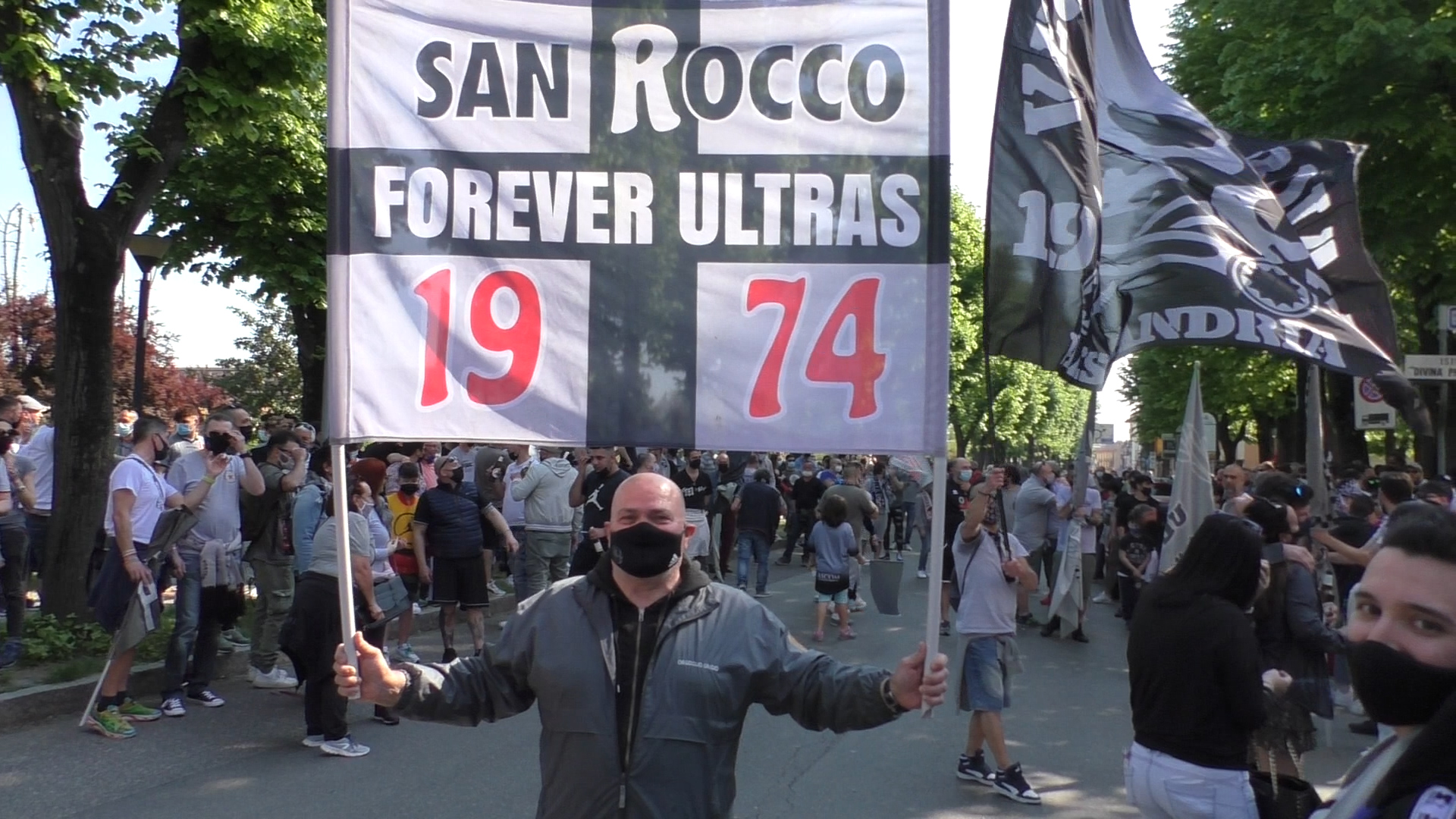 Como-Alessandria, la sfida che vale un sogno: il sostegno dei tifosi grigi e il focus sugli avversari