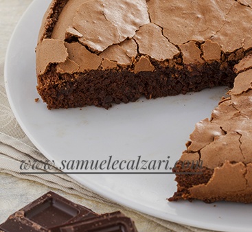 La ricetta della Torta Tenerina dal morbido cuore di cioccolato