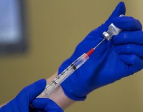 Vaccino ai 12-19enni: da venerdì accesso senza prenotazione per la prima dose