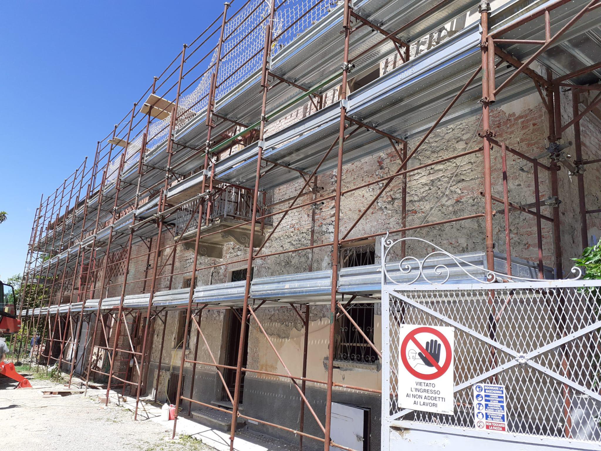 Cede pavimento in cantiere a Villadeati: gravi due artigiani