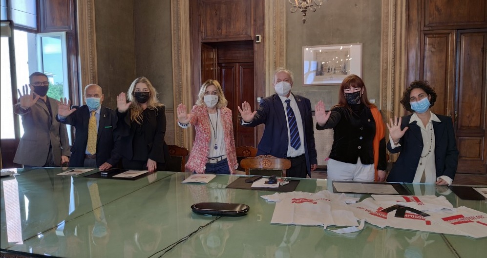 Violenza sulle donne: sul sito del Comune di Alessandria una “chat anonima” per aiutare a denunciare