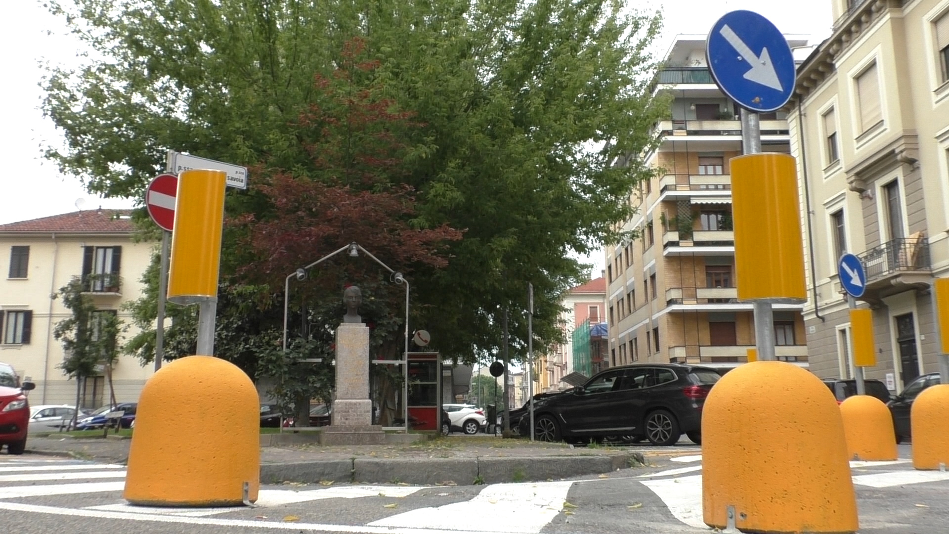 Panettoni anti sosta in piazza Mafalda di Savoia. Barosini: “Intervento eccessivo e da rivedere”