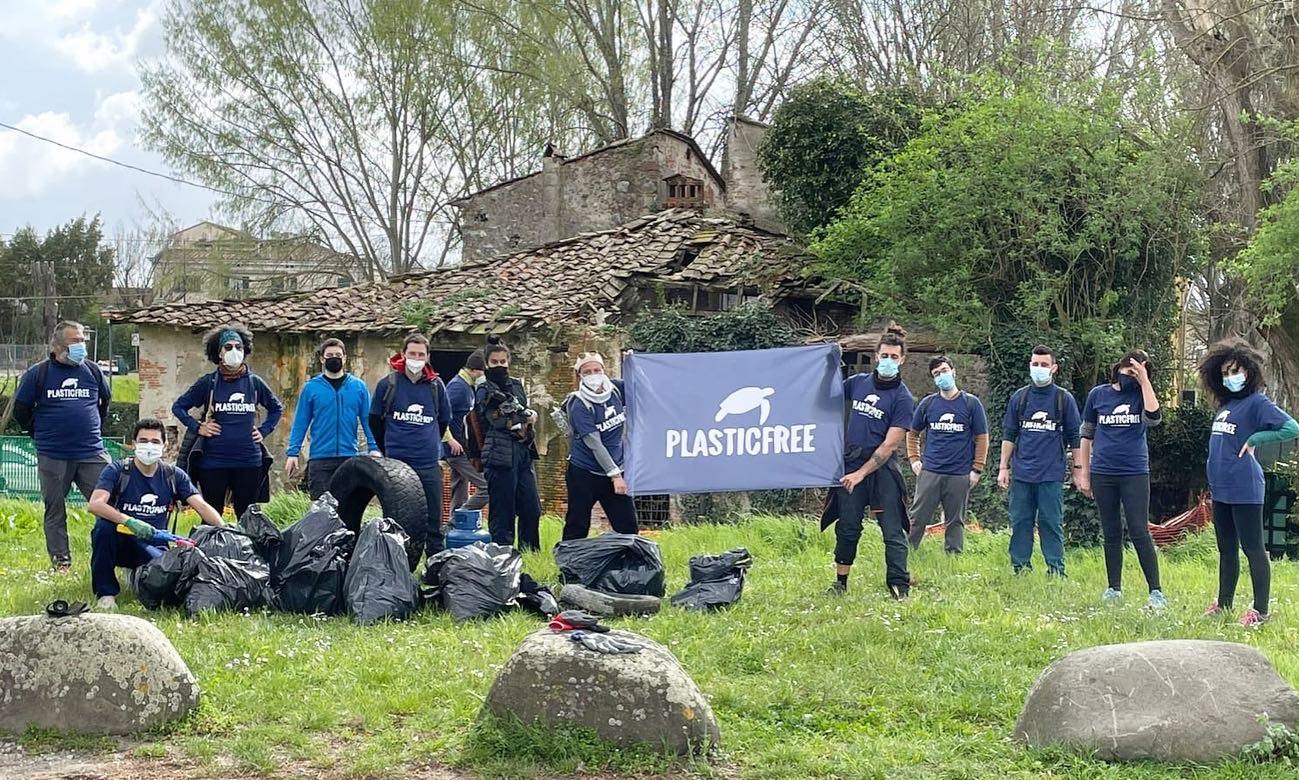 Via la plastica dagli argini del Tanaro: il 23 maggio il ritrovo dei volontari per pulire il fiume