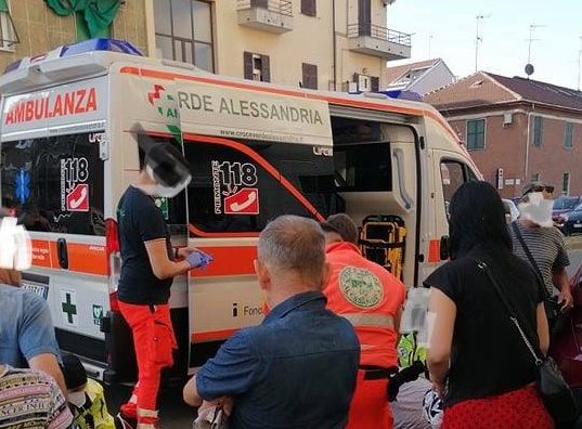 Litiga con il connazionale e poi lo investe: in carcere per tentato omicidio
