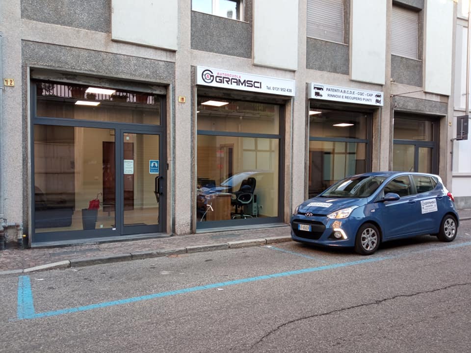 Oggi a Pop-Al Autoscuola Gramsci, Unione Ciechi Alessandria, Lia Tommi e Academia Tropical