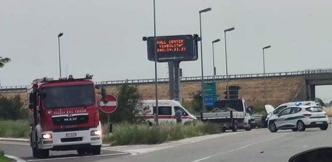 Incidente all’altezza dell’imbocco dell’A26 a Casale