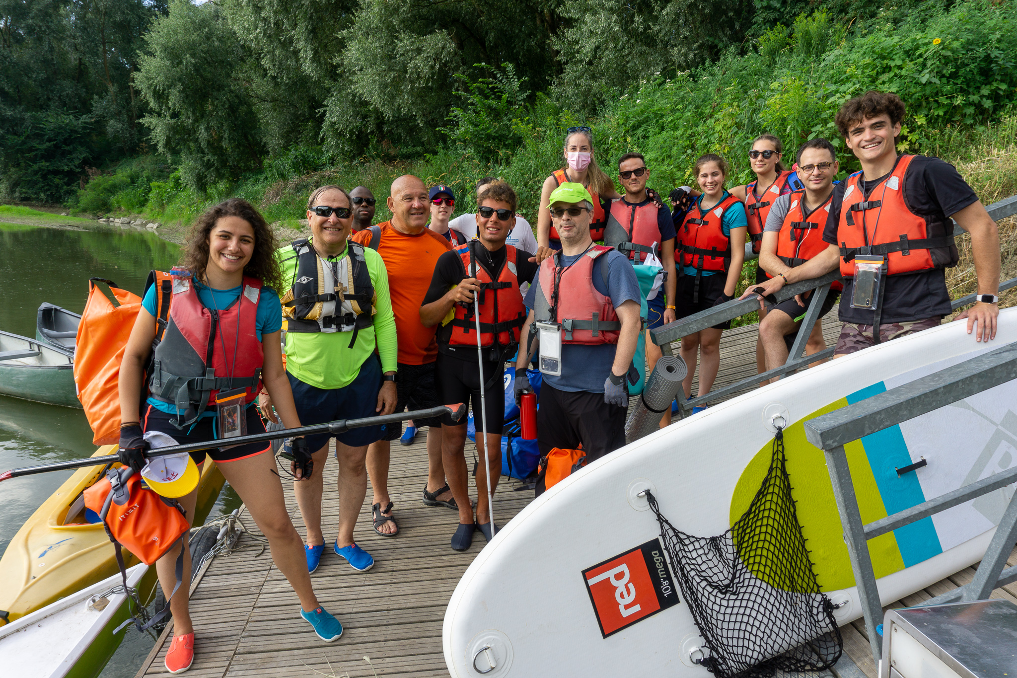 Da Alessandria a Venezia sul Po: il vescovo Gallese e i ragazzi della Diocesi partiti sulle canoe