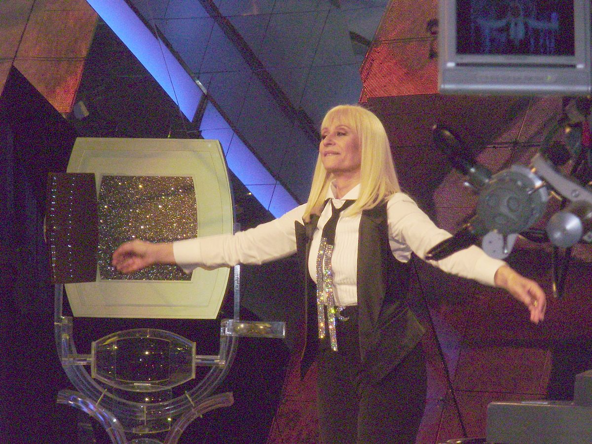 Come Raffaella Carrà ha influenzato la cultura di massa