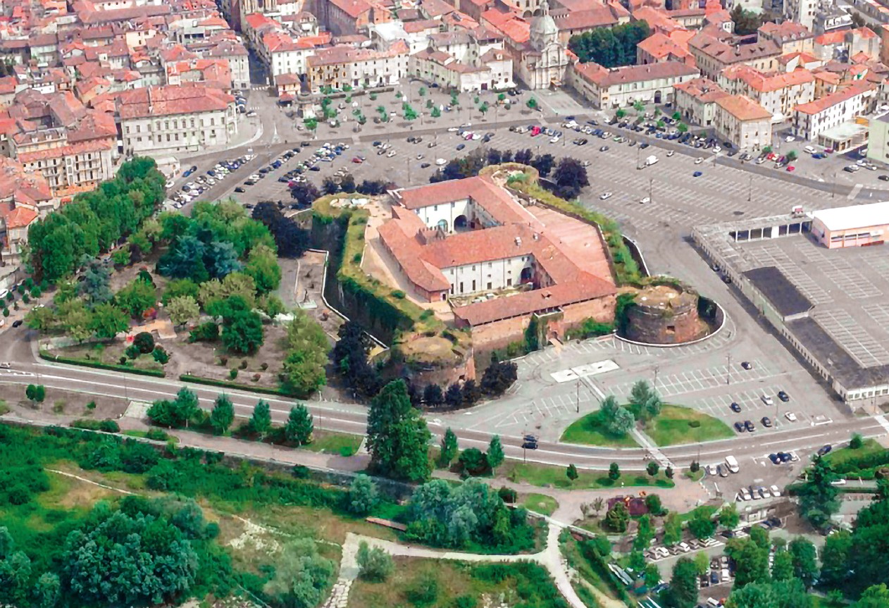 Al via i lavori di restauro della facciata del Castello di Casale
