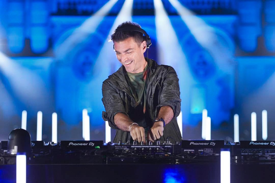 Il concerto di Gabry Ponte spostato a giugno 2022: “Nessun annullamento, solo un rinvio”