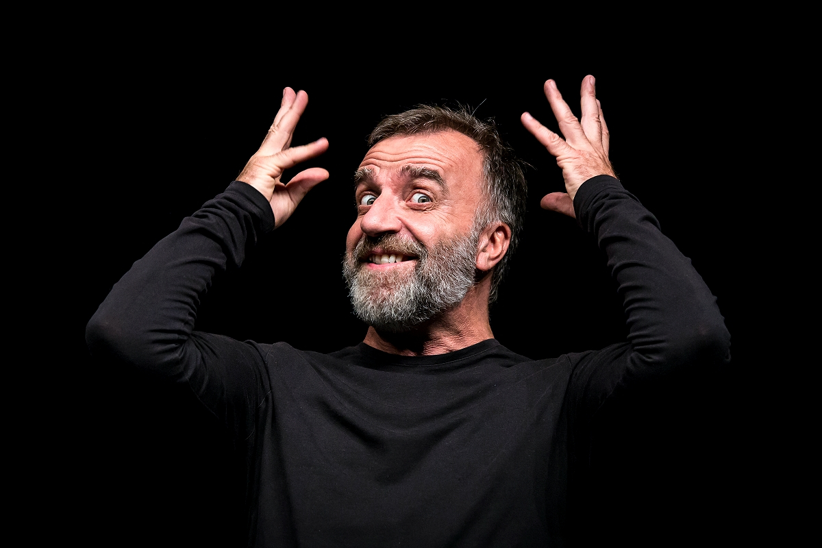 Sabato 25 settembre Ugo Dighero in scena a Carpeneto con “Mistero Buffo”
