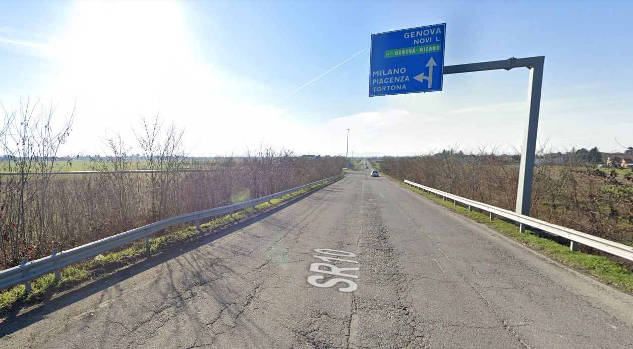 Un lettore preoccupato per i problemi di illuminazione sul cavalcavia di Spinetta per Tortona