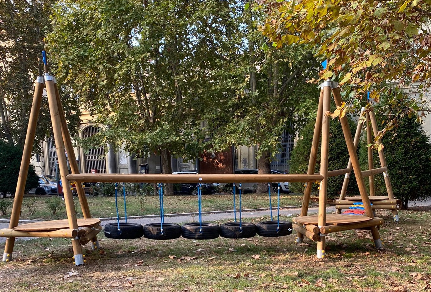 Nuovi giochi in piazza Don Soria ad Alessandria, grazie a Ises e alle Fondazioni Cral e Social