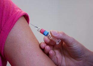 Vaccini: da venerdì accesso senza prenotazione per i ragazzi dai 12 ai 19 anni