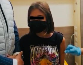 Cirio posta la foto della figlia appena vaccinata ma i no vax lo attaccano