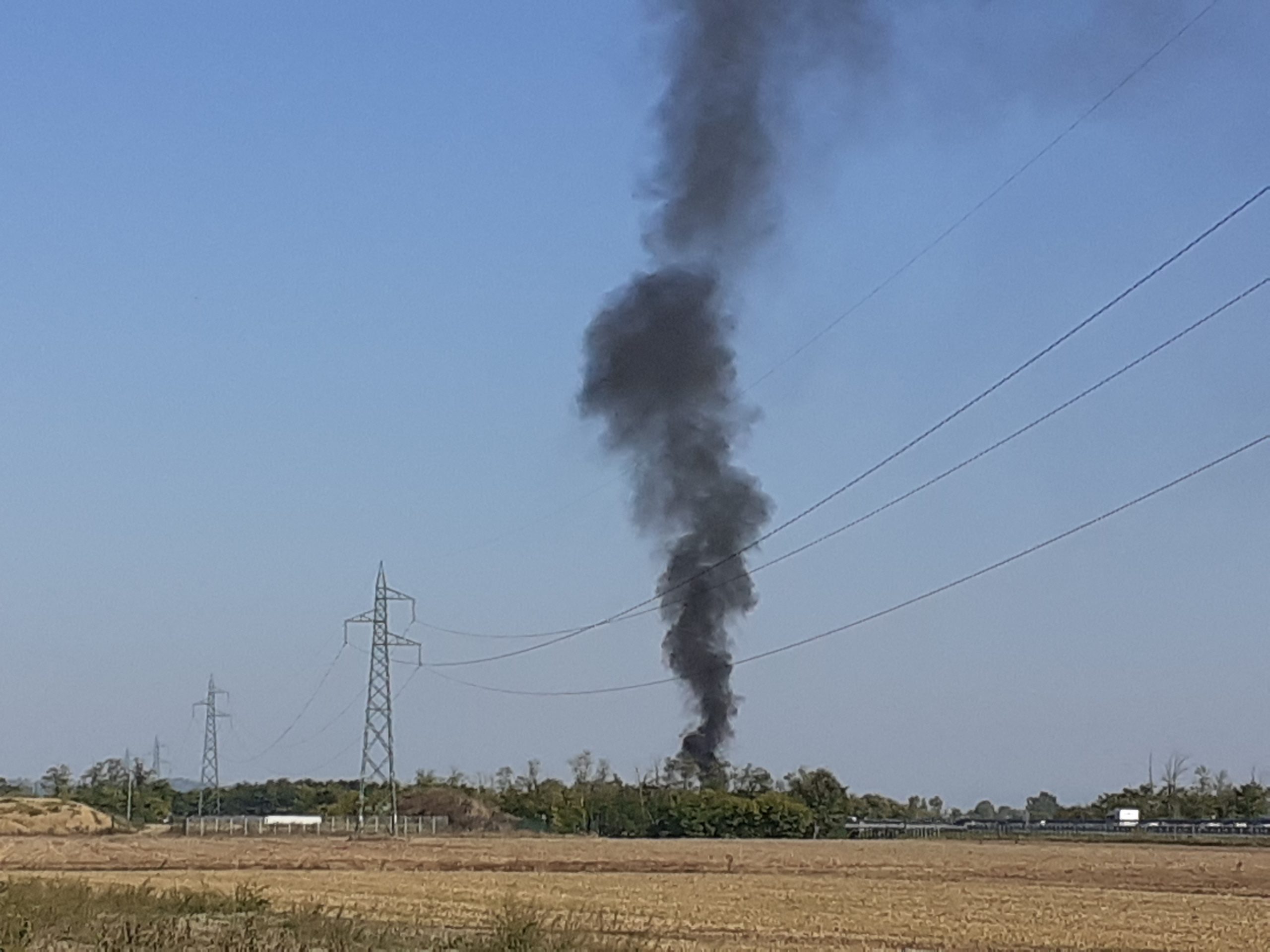 A fuoco un mezzo sulla A21. In salvo conducente