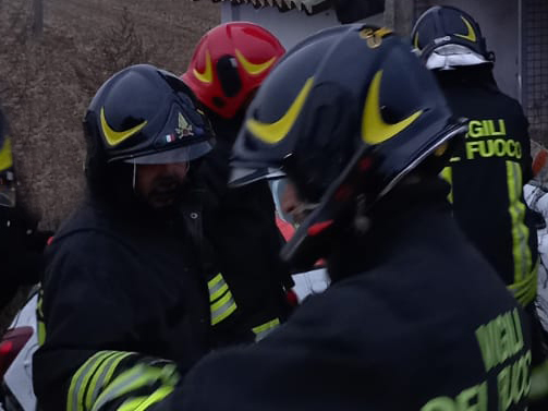 Incidente stradale a Frugarolo. Auto finisce contro cabina elettrica