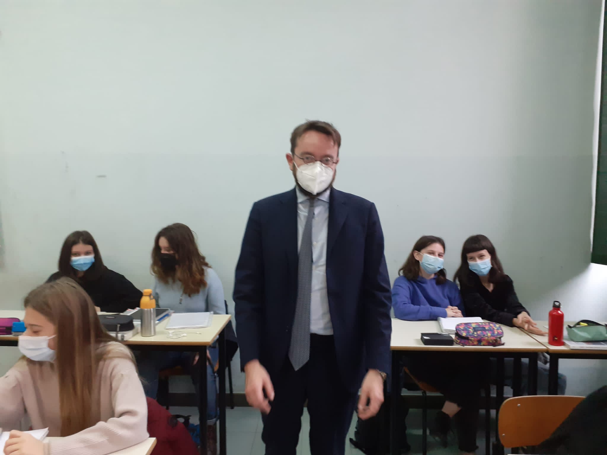 Il diritto latino e la sua longevità: la lezione dell’avvocato Provera incanta gli studenti del Classico