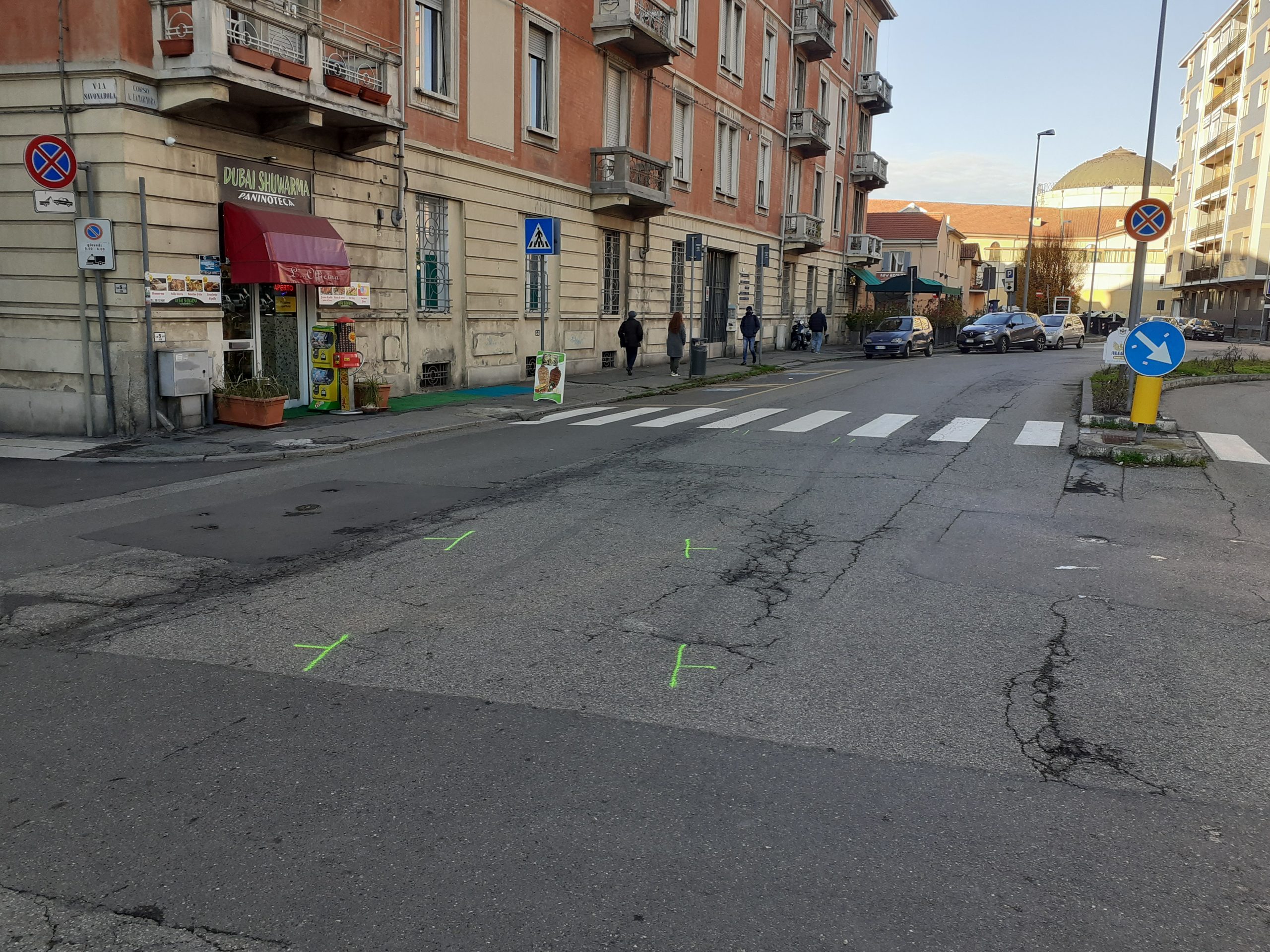 Incidente in corso Lamarmora: auto investe una donna sulle strisce pedonali